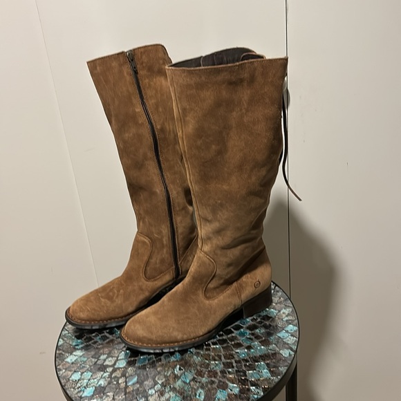 Boots - Picture 2 of 4